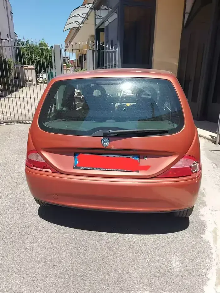 Usata Lancia Ypsilon 60 CV (44 kW) 2002 Arancione Utilitaria