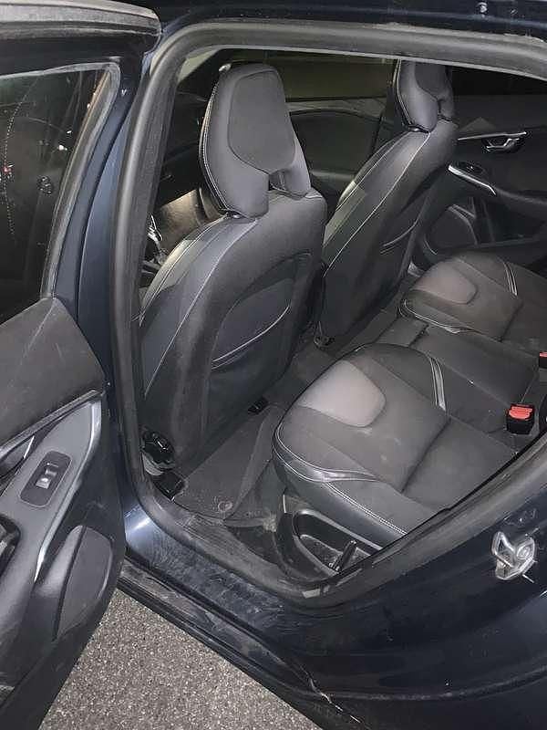 Usata Volvo V40 Momentum 120 CV (88 kW) 2017 Berlina