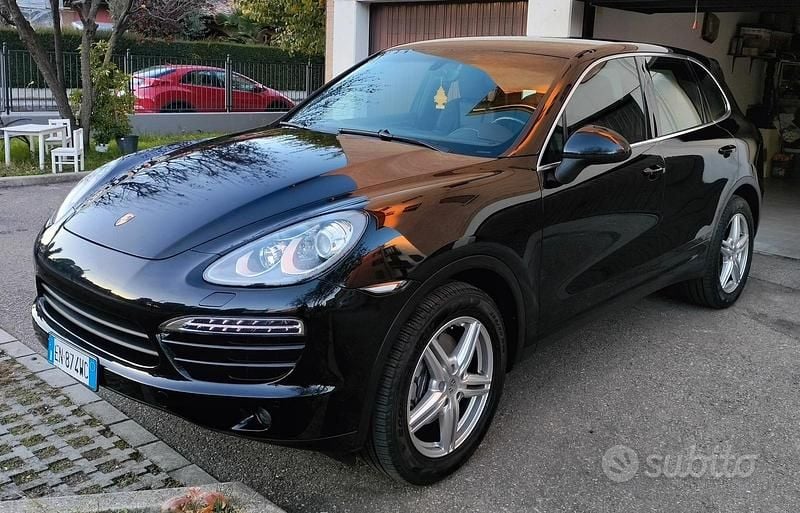 Usata Porsche Cayenne 2012 Nero SUV