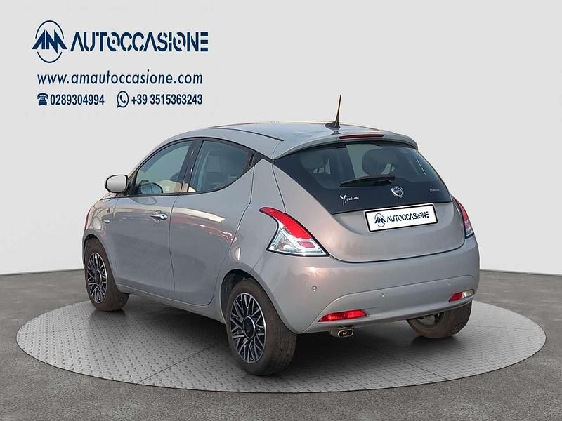 Usata Lancia Ypsilon 69 CV (50 kW) 2022 Grigio Utilitaria