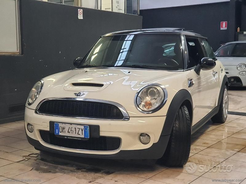 Usata Mini Cooper S 174 CV (127 kW) 2008 Beige Utilitaria