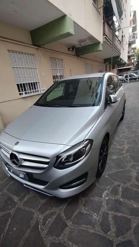 Usata Mercedes B180 109 CV (80 kW) 2018 Monovolume