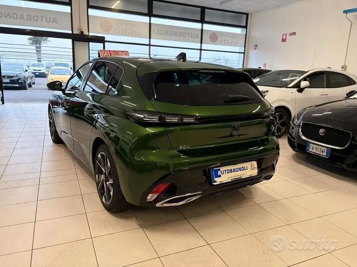 Usata Peugeot 308 Allure 131 CV (96 kW) 2024 Verde Berlina