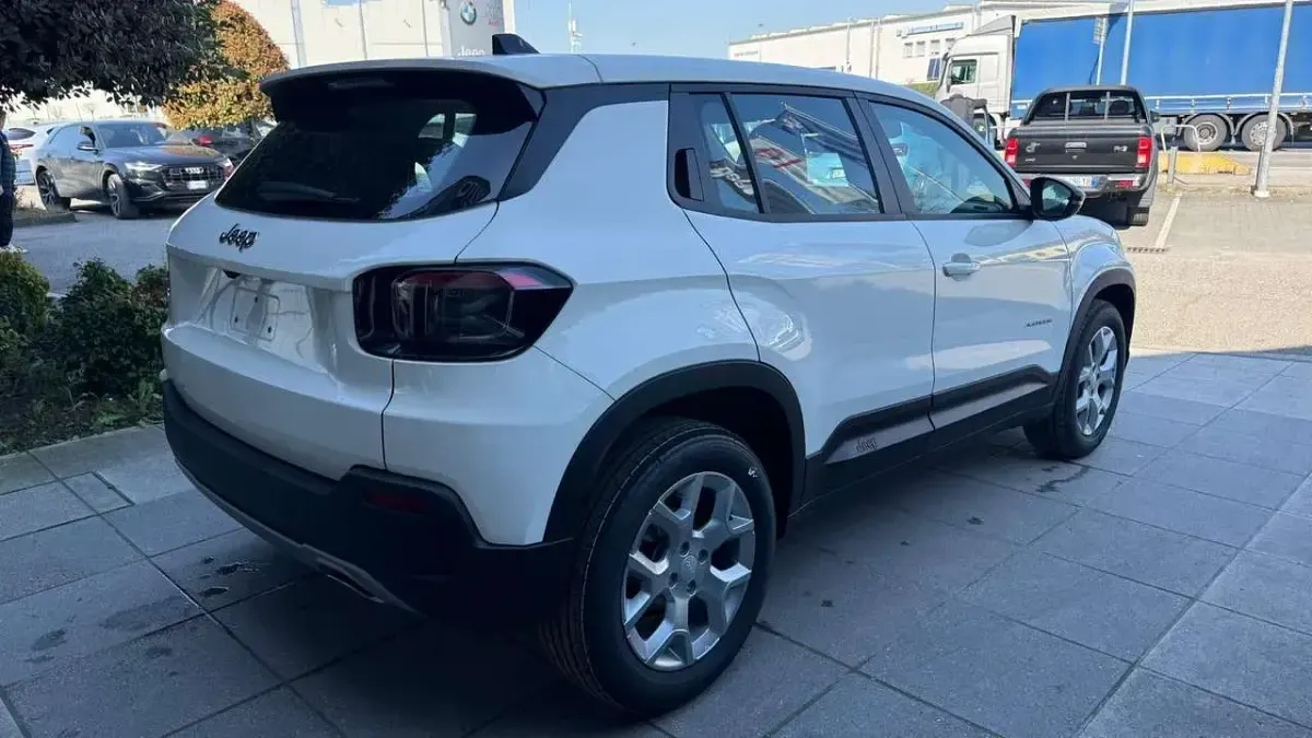 Nuova Jeep Avenger Altitude 101 CV (74 kW) 2025 Bianco SUV
