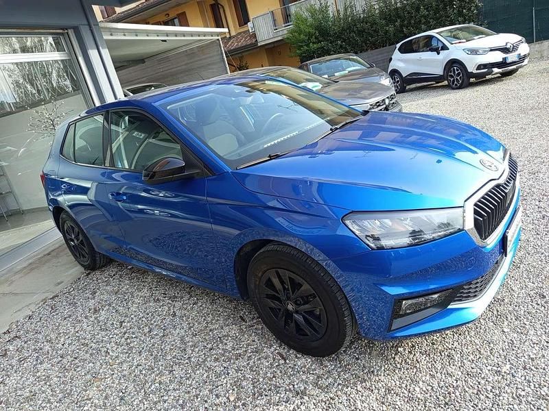 Usata Skoda Fabia 95 CV (69 kW) 2025 Blu race metallizzato Utilitaria