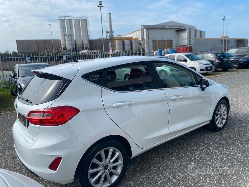 Usata Ford Fiesta ST-Line 86 CV (63 kW) 2018 Bianco Utilitaria