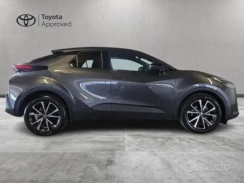 Usata Toyota C-HR Trend 197 CV (144 kW) 2024 Grigio SUV