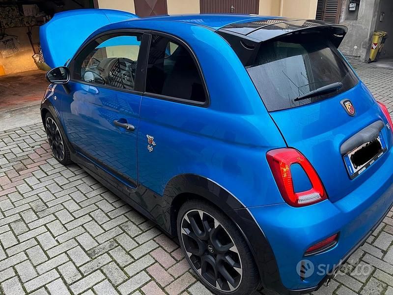 Usata Abarth 695 2023 Blu Utilitaria