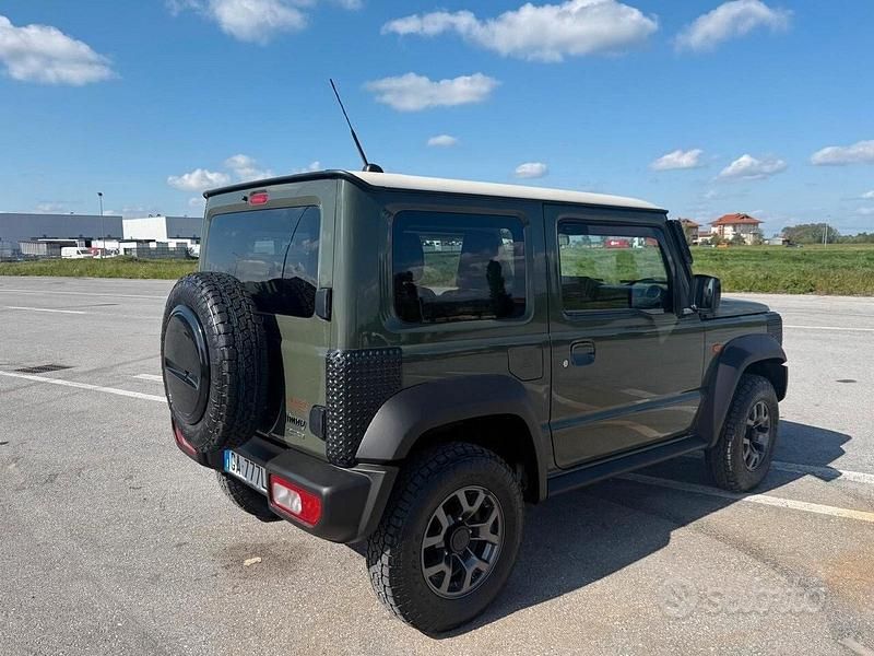 Usata Suzuki Jimny 102 CV (75 kW) 2020 Verde SUV