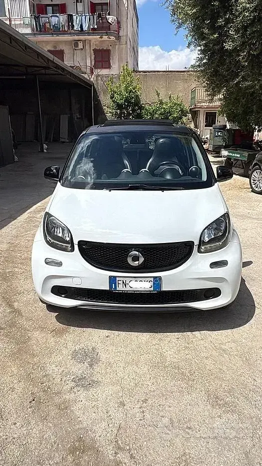 Usata Smart ForFour 71 CV (52 kW) 2016 Bianco Utilitaria