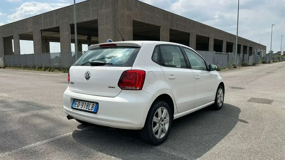 Usado VW Polo Highline 86 CV (63 kW) 2010 Utilitario