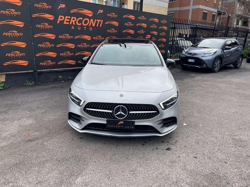 Usata Mercedes 180 137 CV (100 kW) 2019 Grigio chiaro Berlina