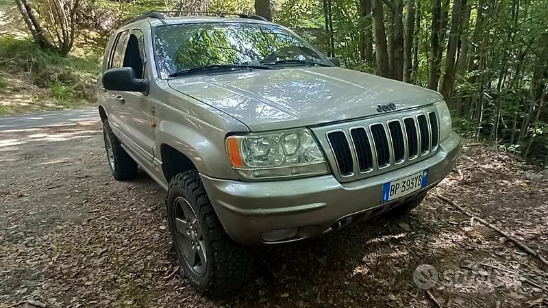 Grigio Usata 2001 Jeep Grand Cherokee SUV | 5000 € (Buon prezzo) - Immagine 1/4