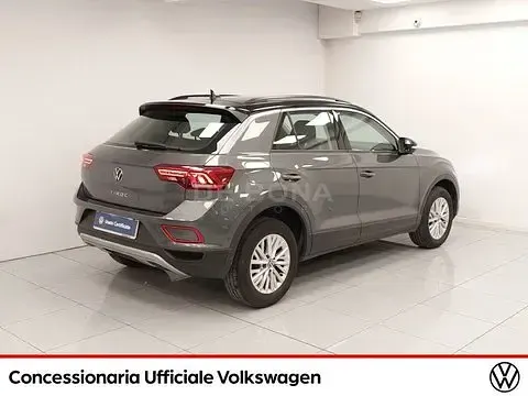 Usata VW T-Roc Life 116 CV (85 kW) 2025 Grigio SUV