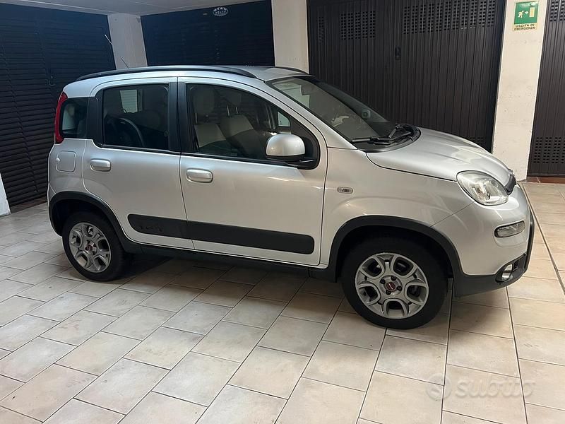 Usata Fiat Panda 4x4 S 75 CV (55 kW) 2014 Grigio Utilitaria