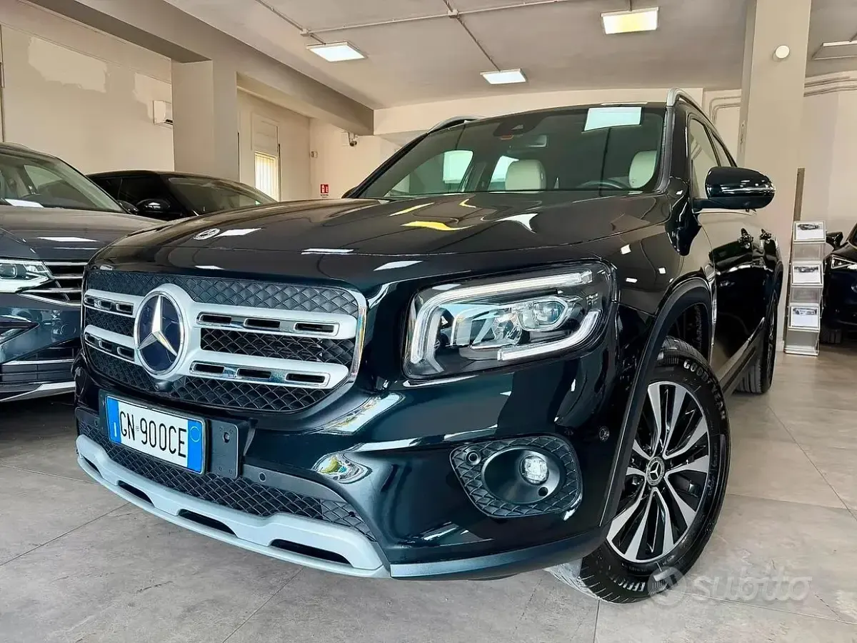 Usata Mercedes GLB180 116 CV (85 kW) 2023 Nero SUV