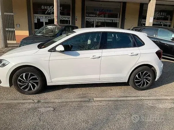 Usata VW Polo Life 95 CV (69 kW) 2023 Bianco Utilitaria