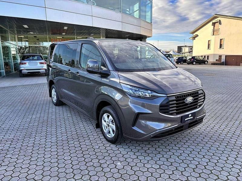 Usata Ford Transit Custom Titanium 136 CV (100 kW) 2025 Magnetic metallizzato Station wagon