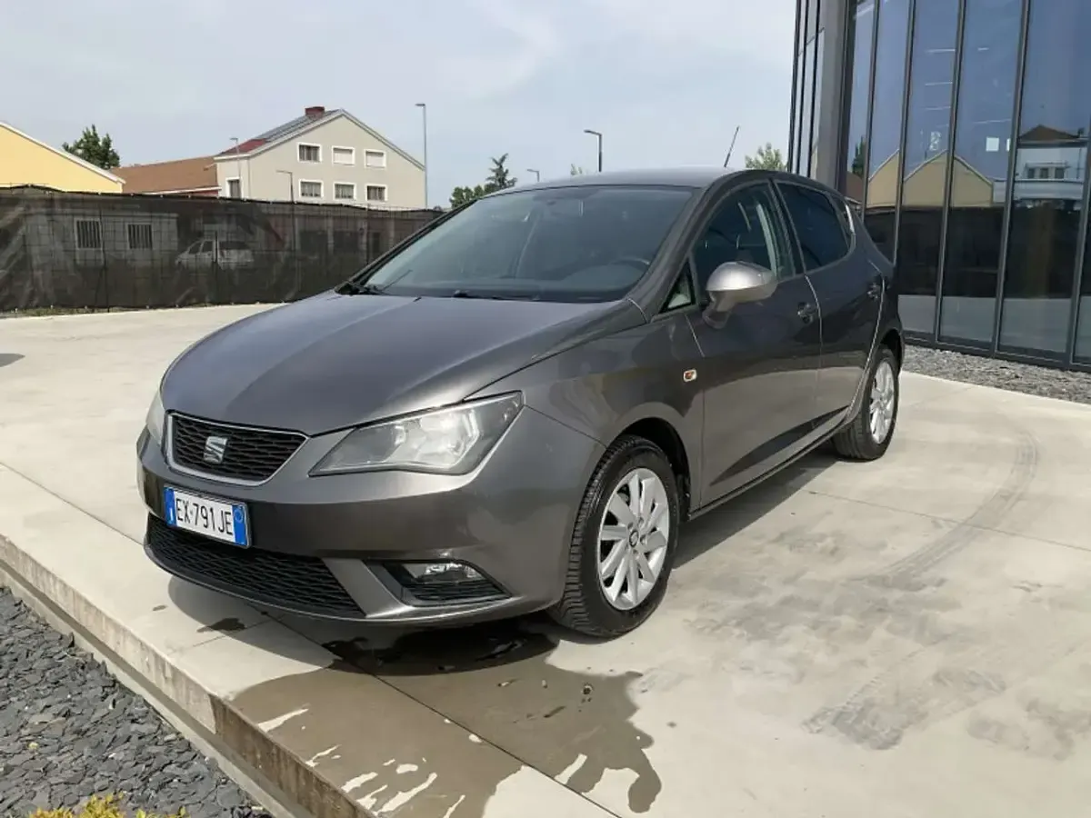 Usata Seat Ibiza Style 75 CV (55 kW) 2014 Grigio Berlina