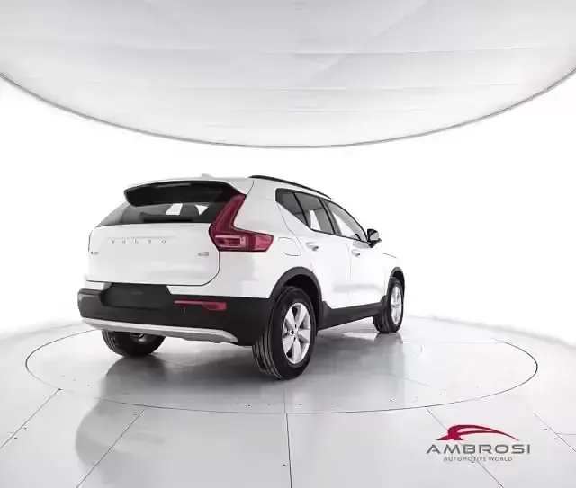 Nuova Volvo XC40 Core 163 CV (119 kW) 2025 Nero SUV