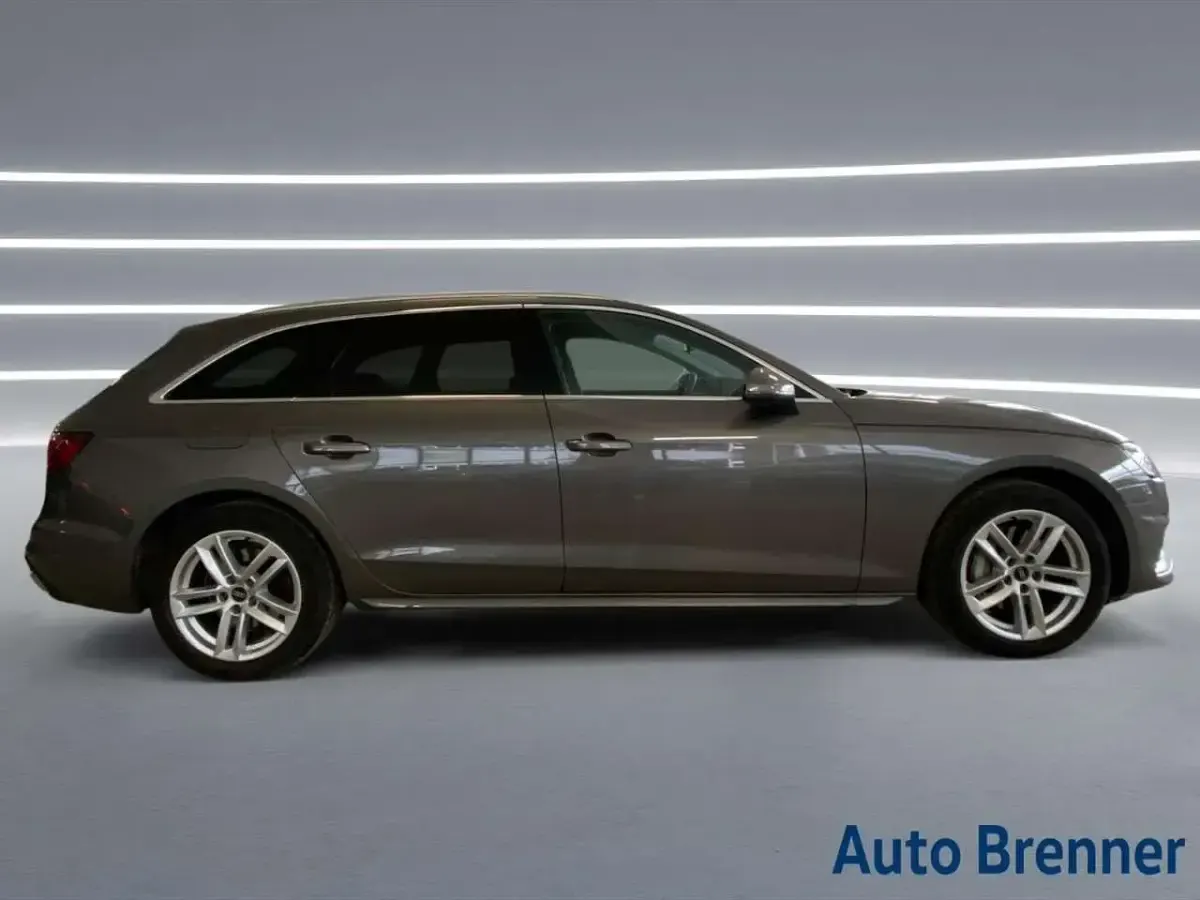Usata Audi A4 Advanced 204 CV (150 kW) 2022 Grigio metallizzato scuro Station wagon