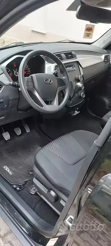 Usata Mahindra KUV100 87 CV (63 kW) 2025 Nero SUV