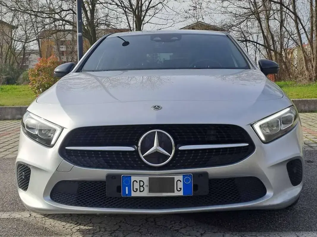 Usata Mercedes A200 150 CV (110 kW) 2020 Argento Berlina