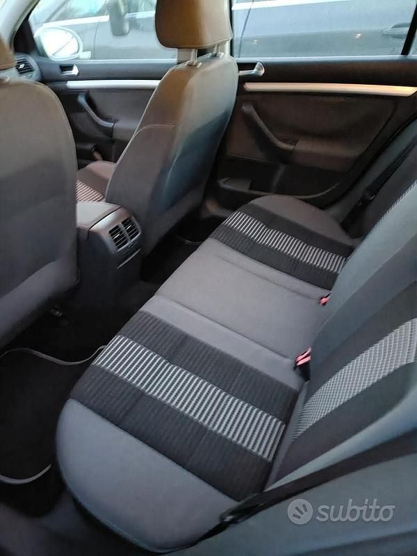 Usata VW Golf VI United 101 CV (74 kW) 2008 Grigio Utilitaria