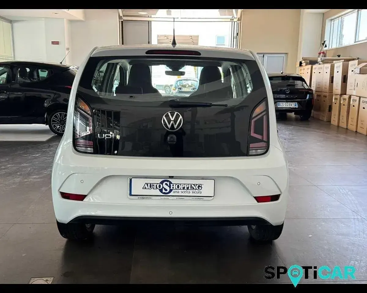 Begagnad VW up! move up! 65 HK (47 kW) 2023 Vit Halvkombi