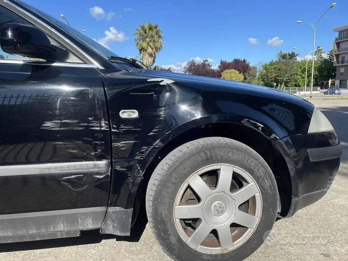 Usata VW Passat 130 CV (95 kW) 2001 Nero Berlina