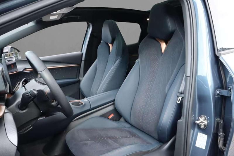 Usata Cupra Tavascan VZ 77 kW (105 CV) 2024 Blu/azzurro SUV