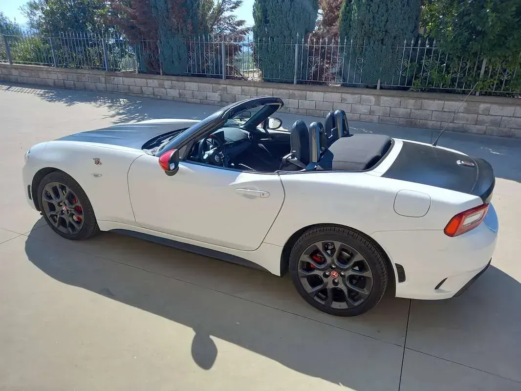 Usata Abarth 124 Spider 170 CV (125 kW) 2017 Bianco Cabrio