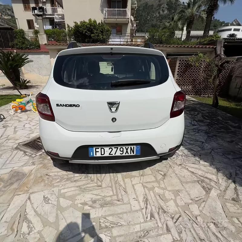 Usata Dacia Sandero Prestige 90 CV (66 kW) 2016 Berlina