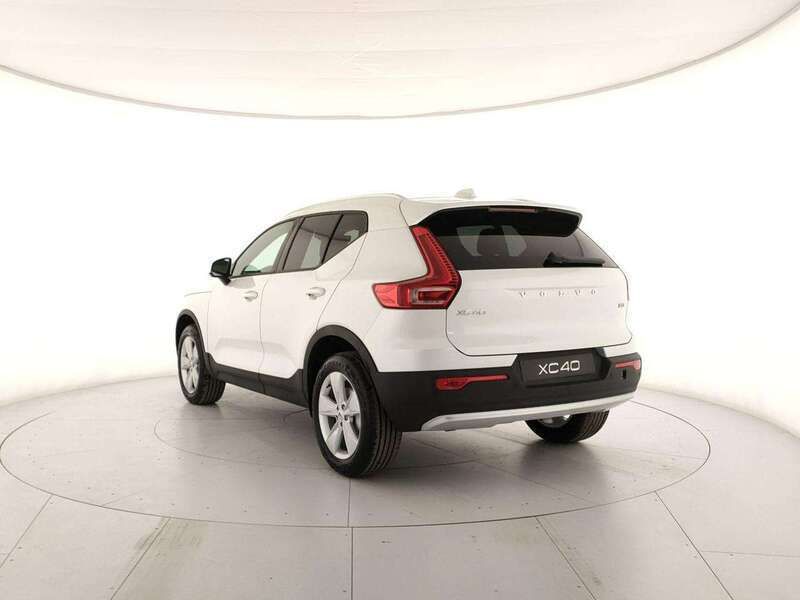 Nuova Volvo XC40 Core 163 CV (119 kW) 2025 Cristal white pearl SUV