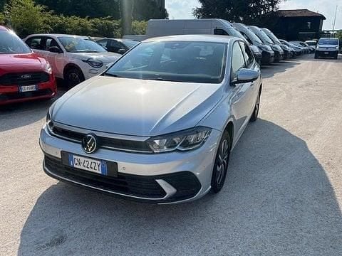 Usata VW Polo Life 95 CV (69 kW) 2023 Grigio Utilitaria