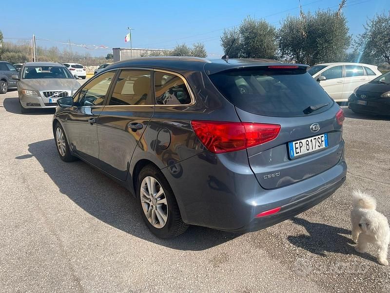 Usata Kia Ceed Sportswagon 110 CV (80 kW) 2013 Blu Station wagon