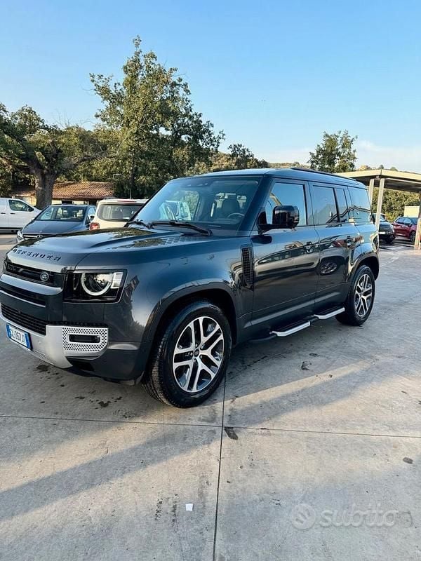 Usata Land Rover Defender 200 CV (147 kW) 2023 Grigio SUV