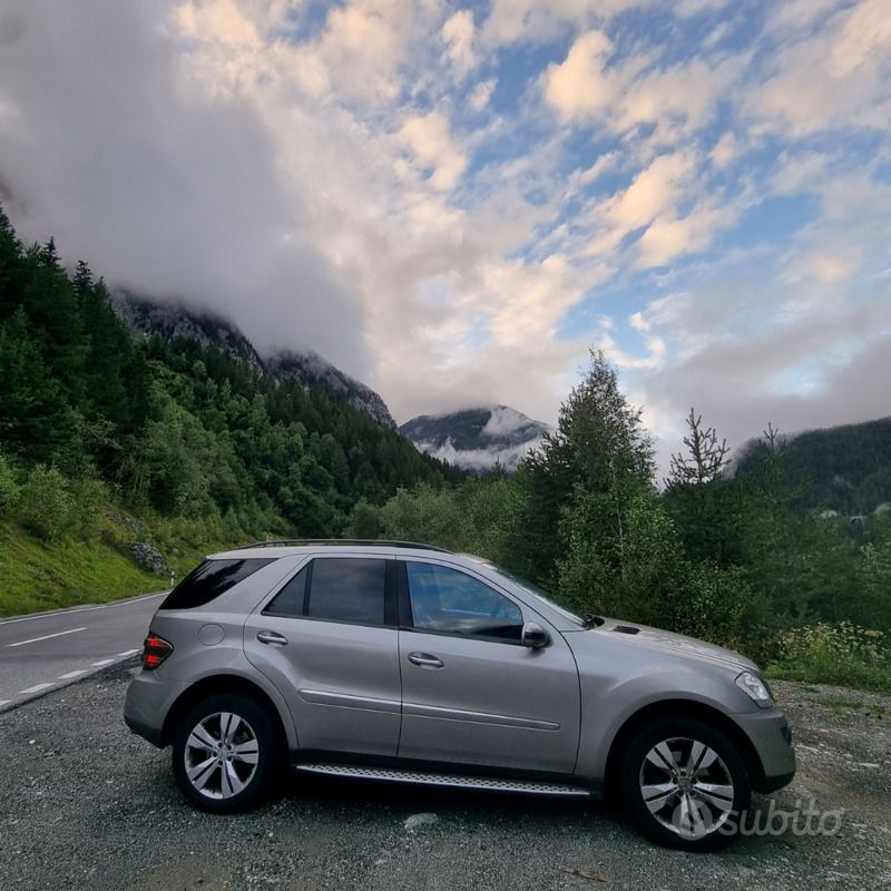 Usata Mercedes ML320 224 CV (164 kW) 2007 Grigio SUV