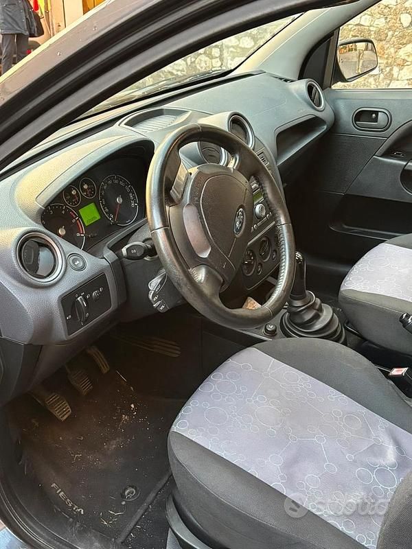 Begagnad Ford Fiesta 90 HK (66 kW) 2008 Sedan