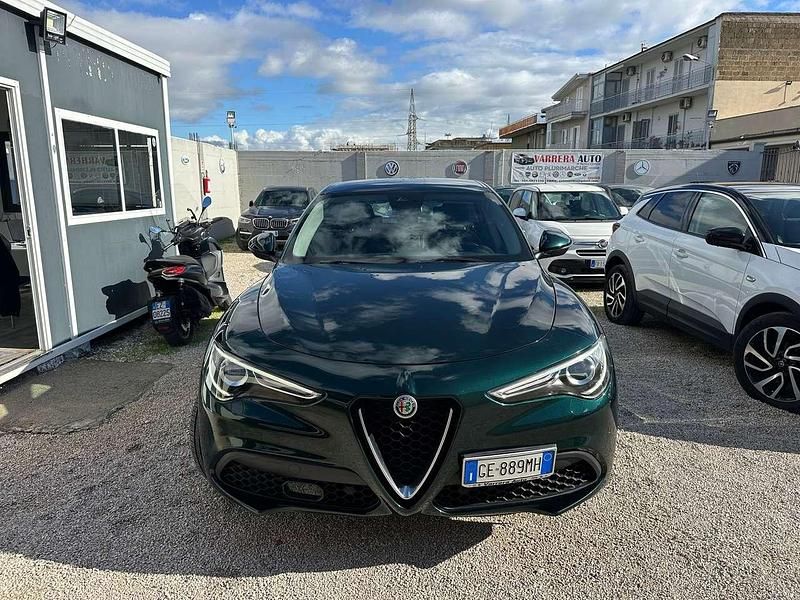 Usata Alfa Romeo Stelvio 190 CV (139 kW) 2021 Verde SUV