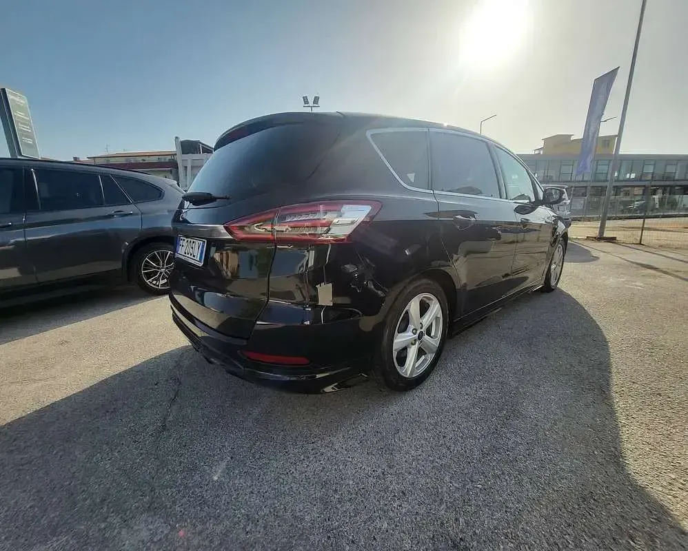 Usata Ford S-MAX Business Edition 150 CV (110 kW) 2016 Nero Monovolume