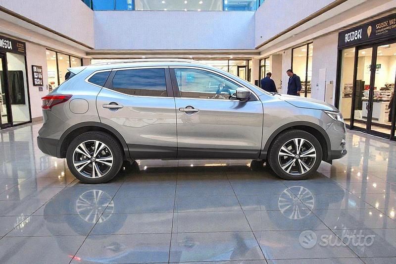 Usata Nissan Qashqai N-Connecta 116 CV (85 kW) 2019 Grigio SUV