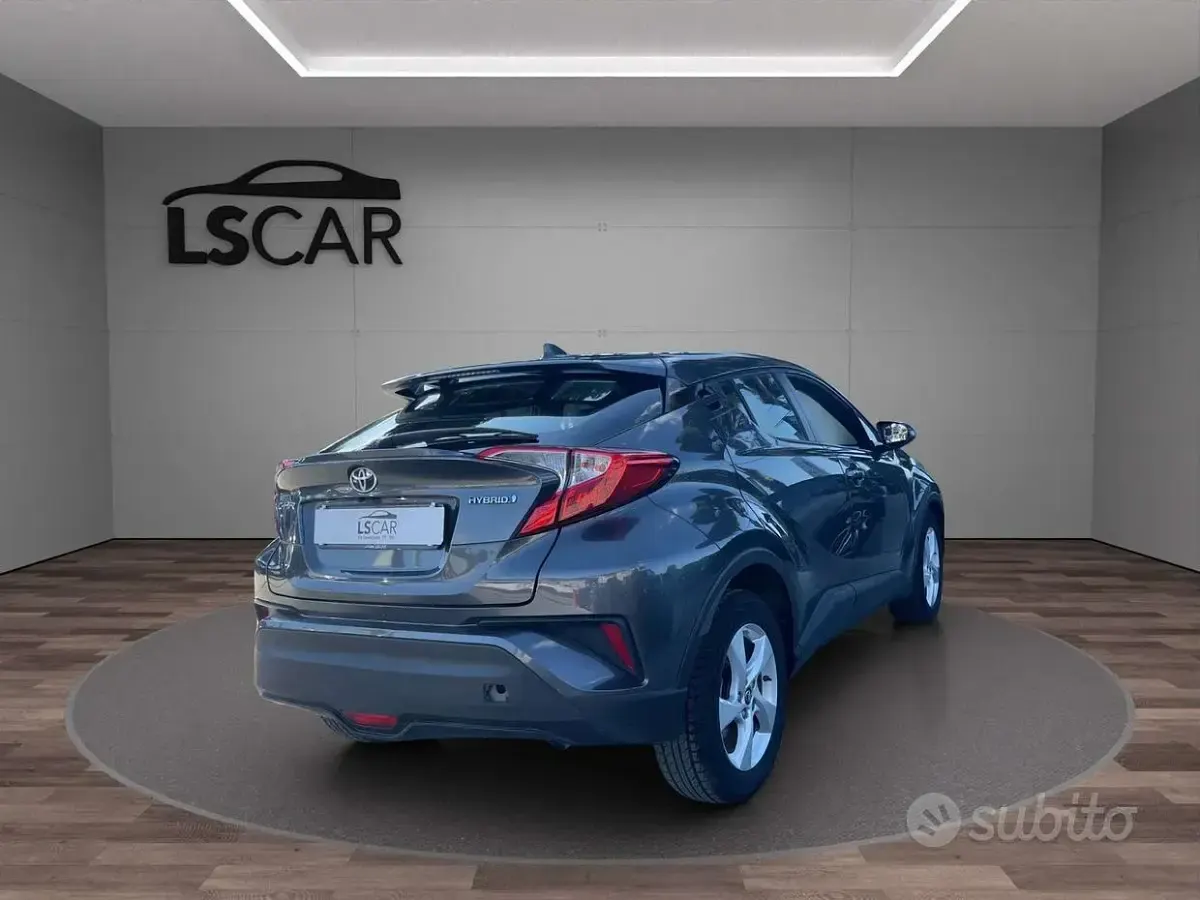 Usata Toyota C-HR Lounge 98 CV (72 kW) 2018 Grigio SUV