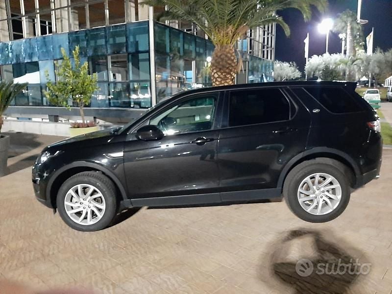 Nero Usata 2018 Land Rover Discovery Sport HSE SUV | 16.000 € (Buon prezzo) - Immagine 1/4