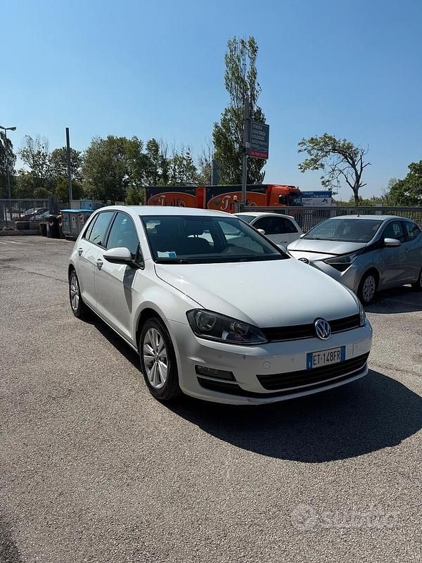 Usata VW Golf Trendline 105 CV (77 kW) 2014 Bianco Berlina