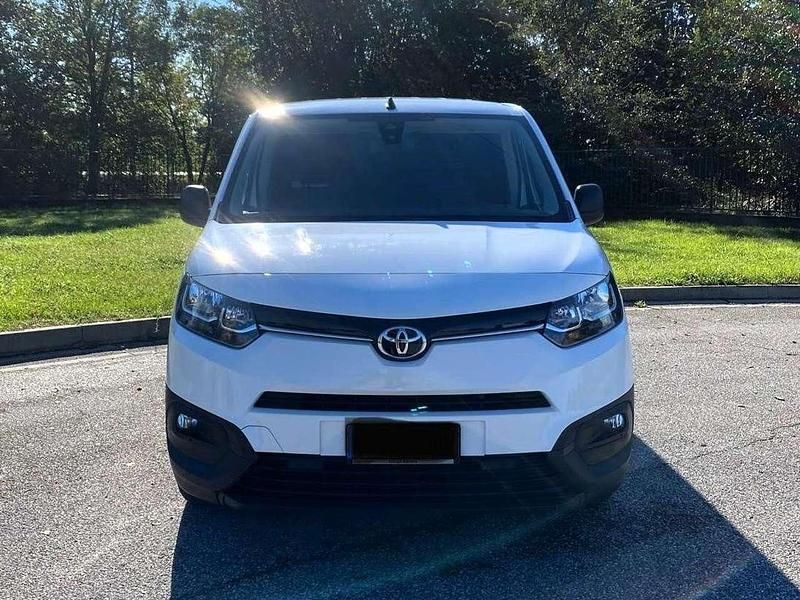 Usata Toyota Proace City City 131 CV (96 kW) 2021 Bianco Monovolume