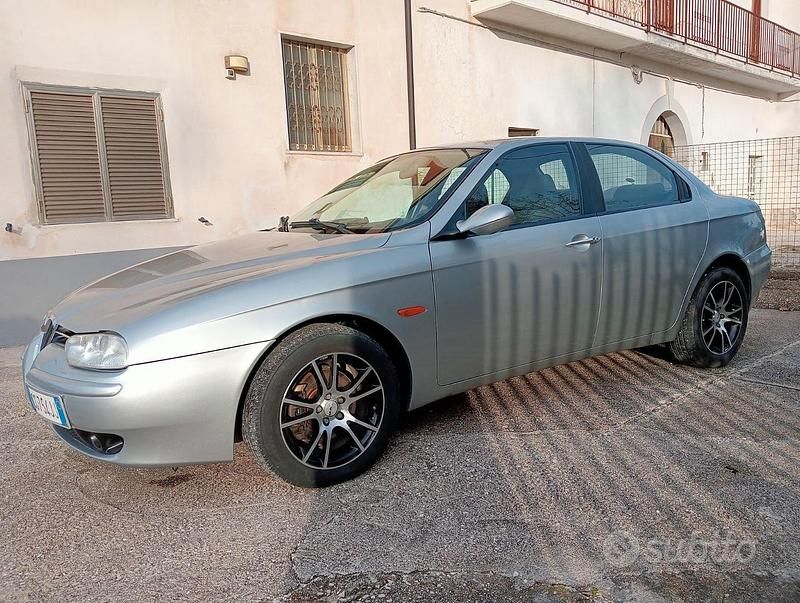 Usata Alfa Romeo 156 115 CV (84 kW) 2003 Grigio Berlina