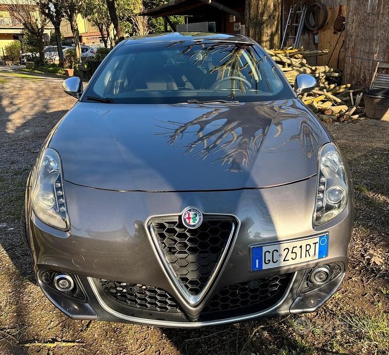 Usata Alfa Romeo Giulietta Super 120 CV (88 kW) 2020 Grigio Utilitaria