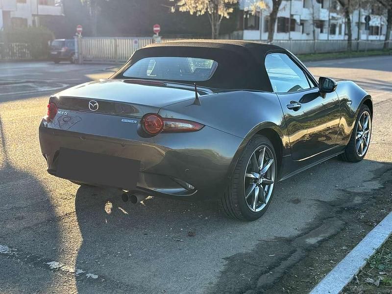 Begagnad Mazda MX5 Inclusive 184 HK (135 kW) 2022 Grå Cab