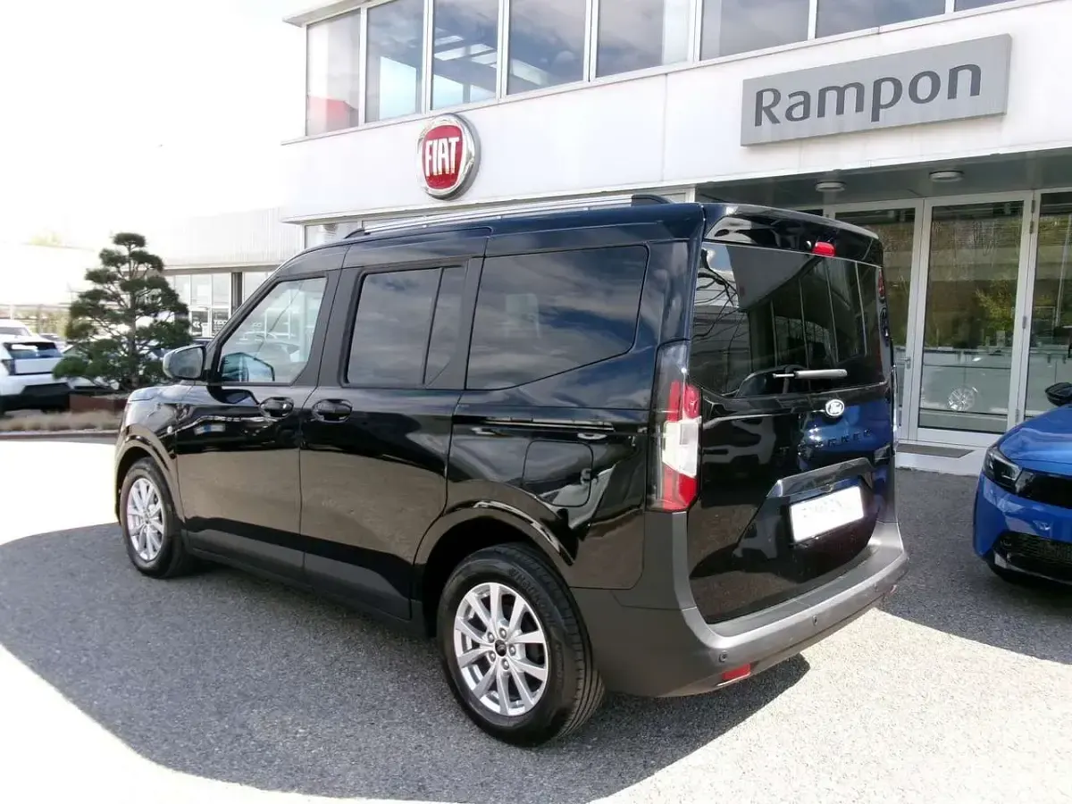 Usata Ford Tourneo Courier Titanium 125 CV (91 kW) 2025 Other Monovolume